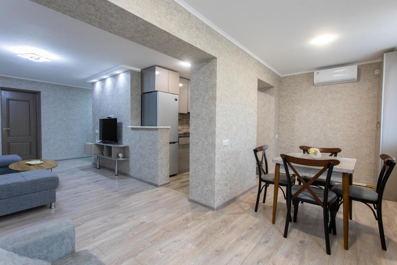 Ninia'S Apartment Κουτάισι Εξωτερικό φωτογραφία